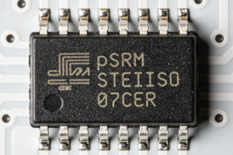 低功耗psram伪静态存储器EMI164LA16LM-70I